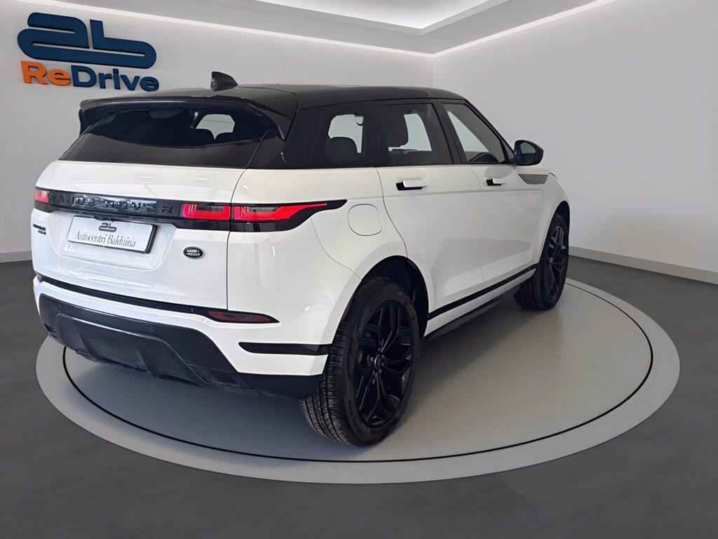 https://cdn-sm.caraffinity.it/images/vehicles/4717466/3/large