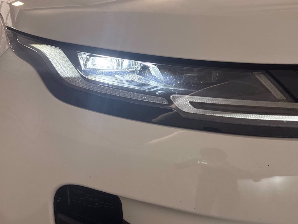 https://cdn-sm.caraffinity.it/images/vehicles/4717466/5/large