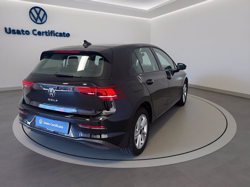 https://cdn-sm.caraffinity.it/images/vehicles/4717472/3/large