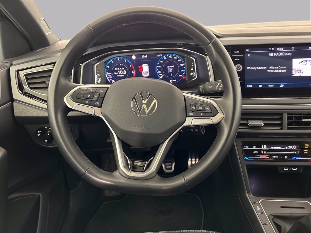 https://cdn-sm.caraffinity.it/images/vehicles/4717475/8/large