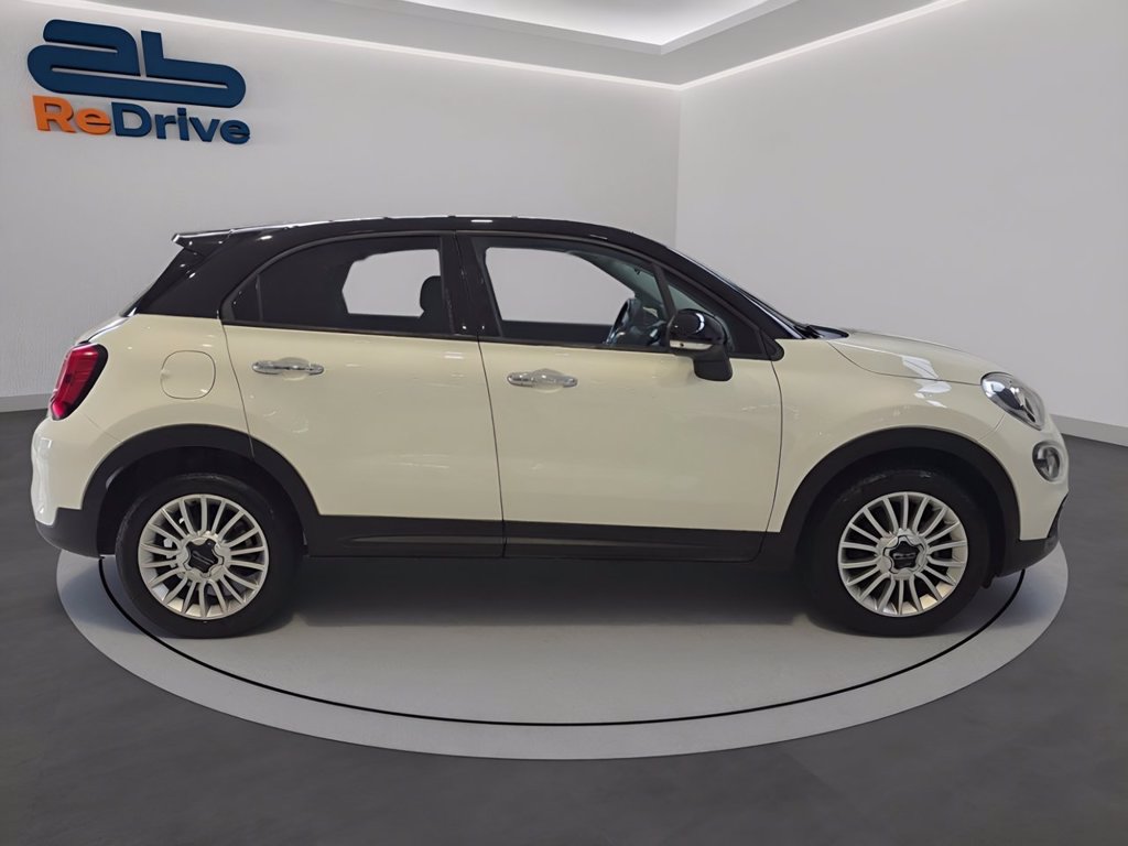 https://cdn-sm.caraffinity.it/images/vehicles/4717831/2/large