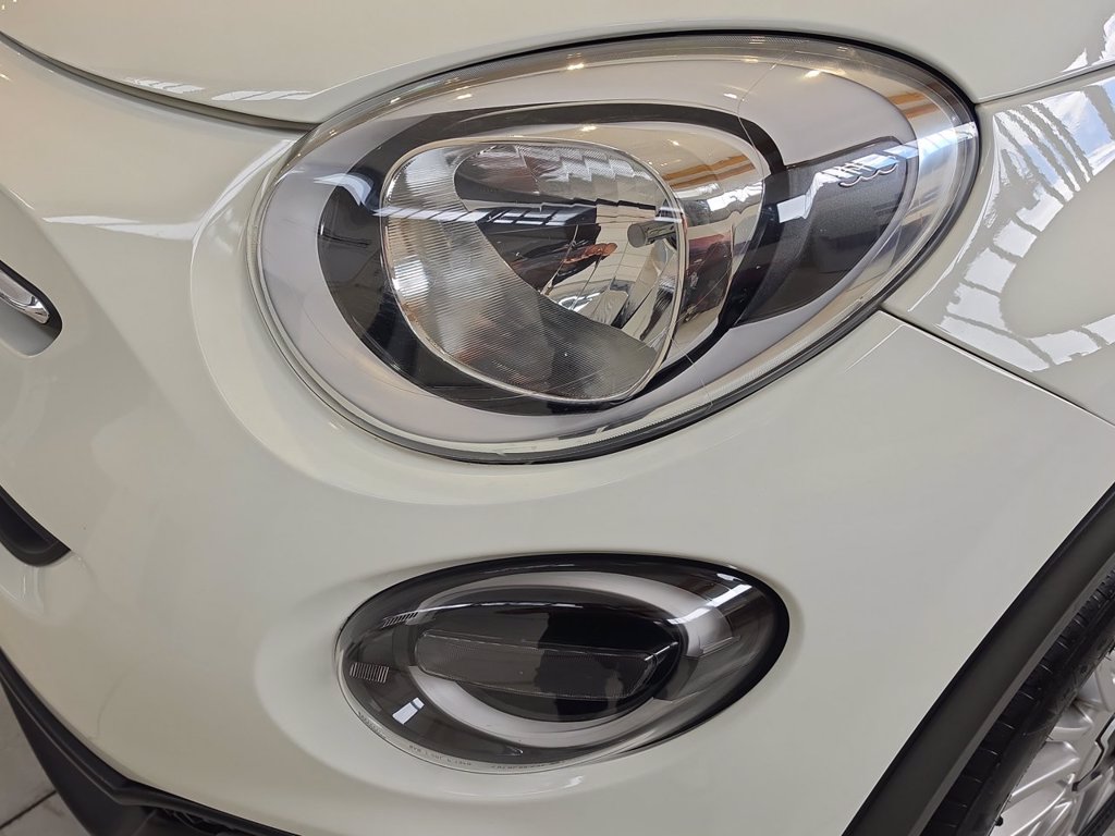 https://cdn-sm.caraffinity.it/images/vehicles/4717831/5/large