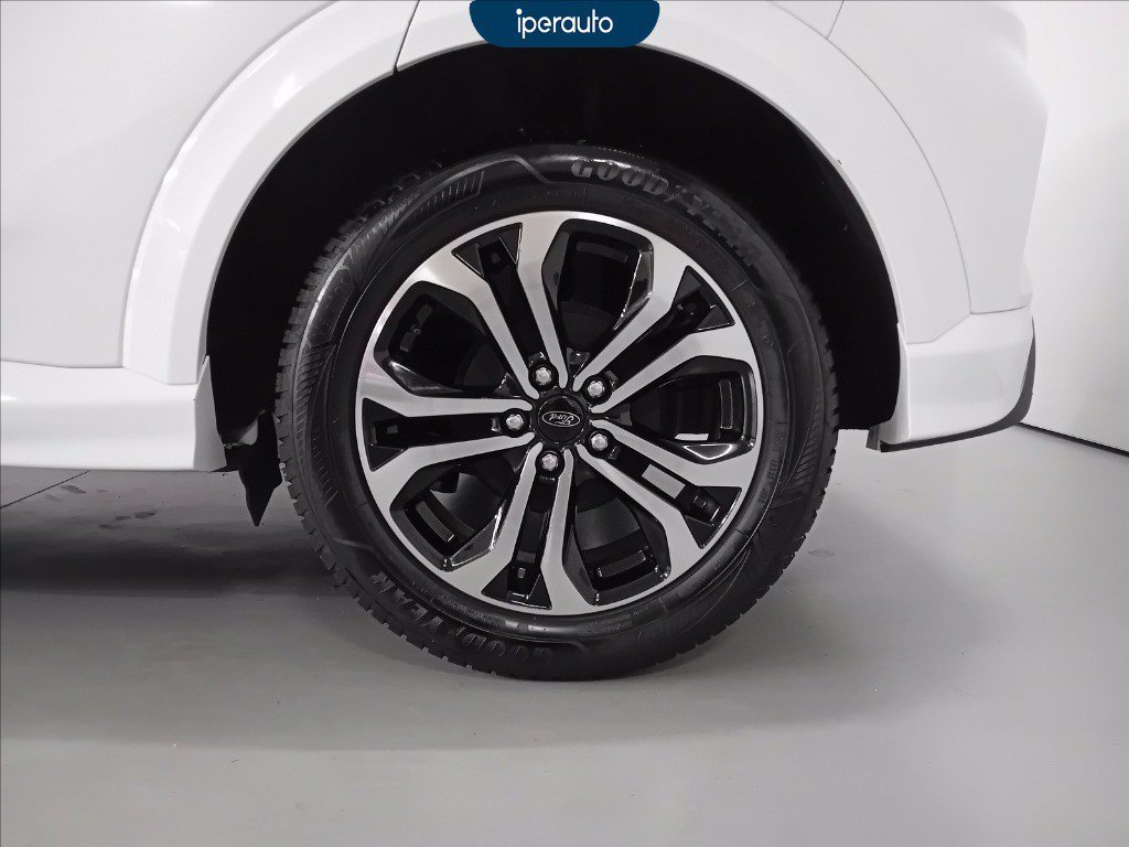 https://cdn-sm.caraffinity.it/images/vehicles/4718131/6/large