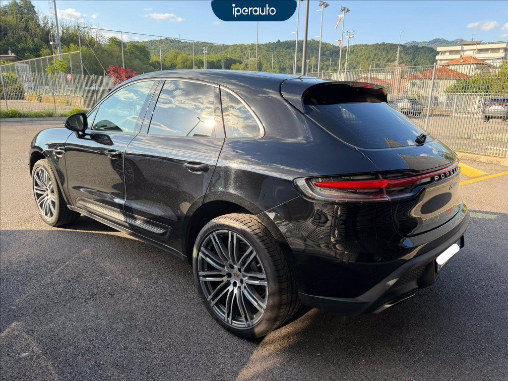 https://cdn-sm.caraffinity.it/images/vehicles/4718355/5/large