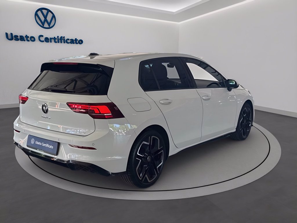 https://cdn-sm.caraffinity.it/images/vehicles/4718654/3/large