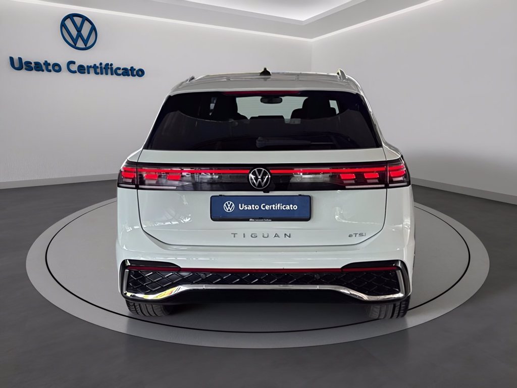 https://cdn-sm.caraffinity.it/images/vehicles/4718655/4/large