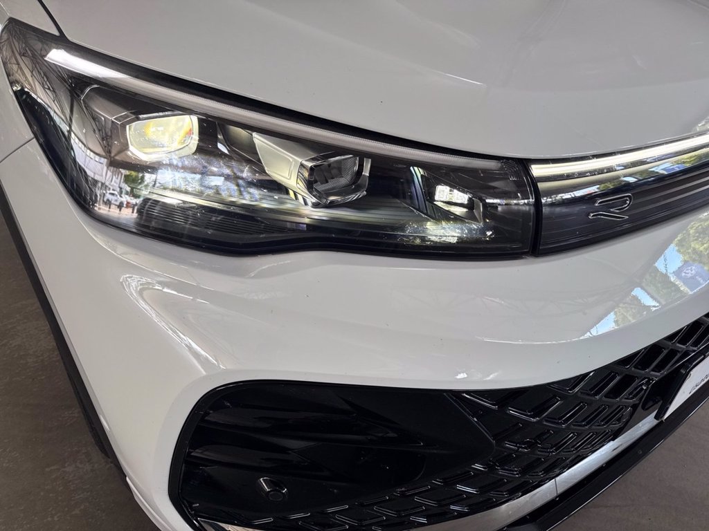 https://cdn-sm.caraffinity.it/images/vehicles/4718655/5/large