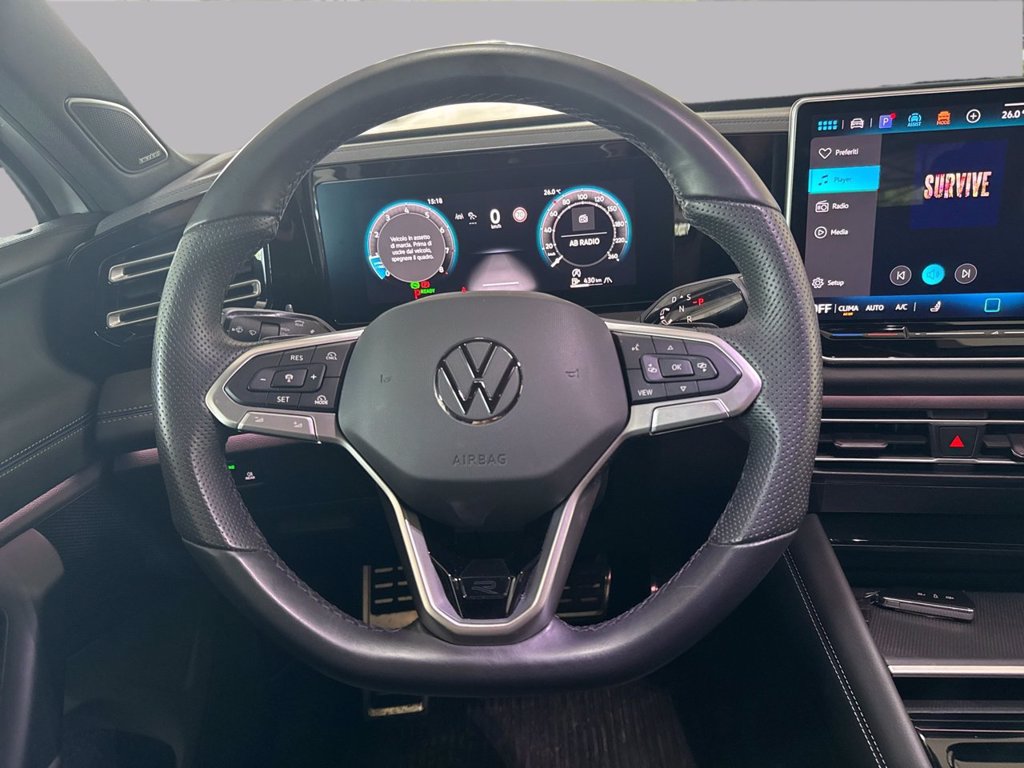 https://cdn-sm.caraffinity.it/images/vehicles/4718655/8/large