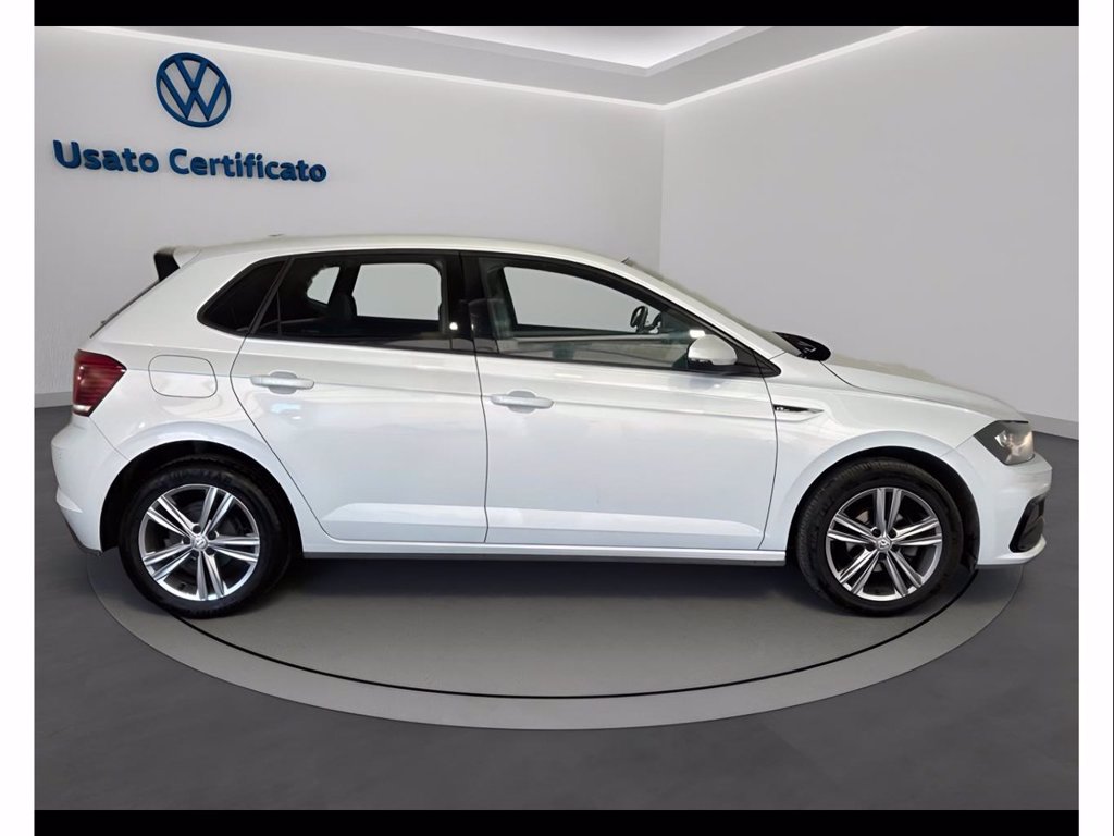 https://cdn-sm.caraffinity.it/images/vehicles/4718657/2/large
