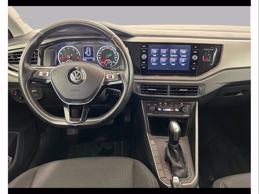 https://cdn-sm.caraffinity.it/images/vehicles/4718657/6/large