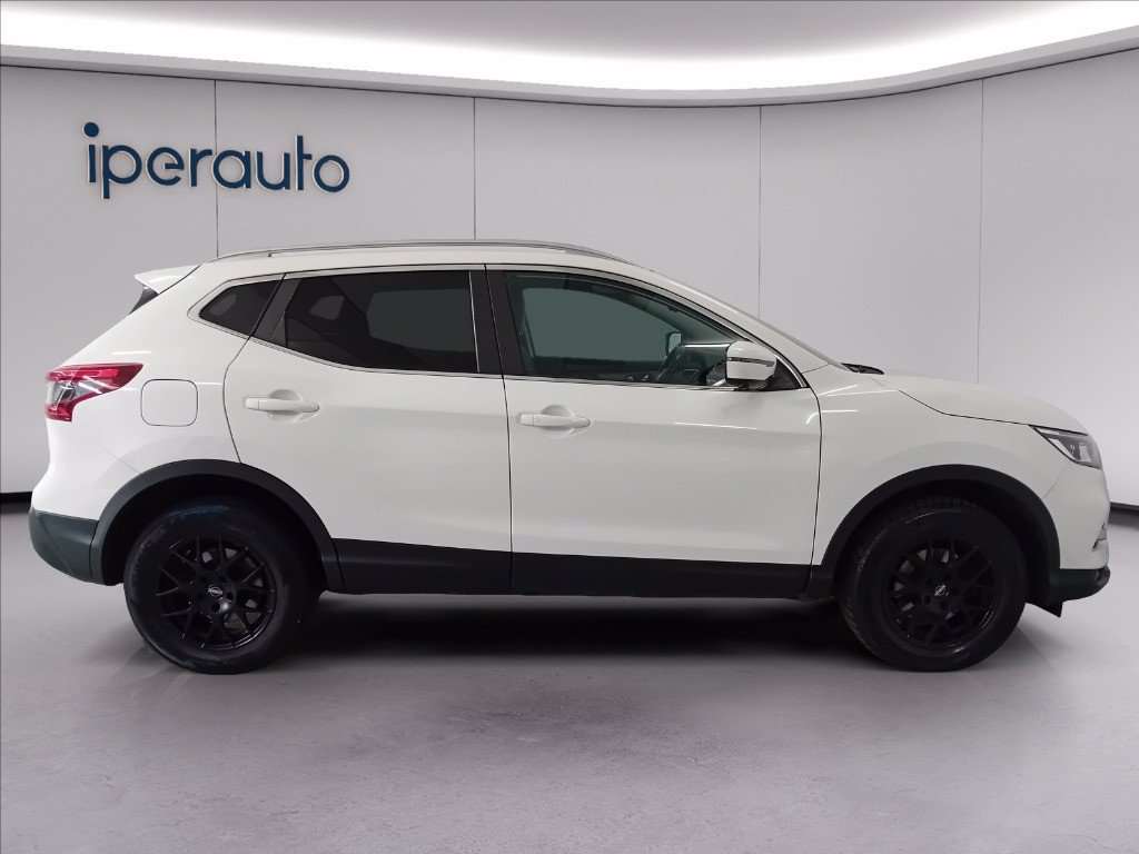 https://cdn-sm.caraffinity.it/images/vehicles/4719512/5/large