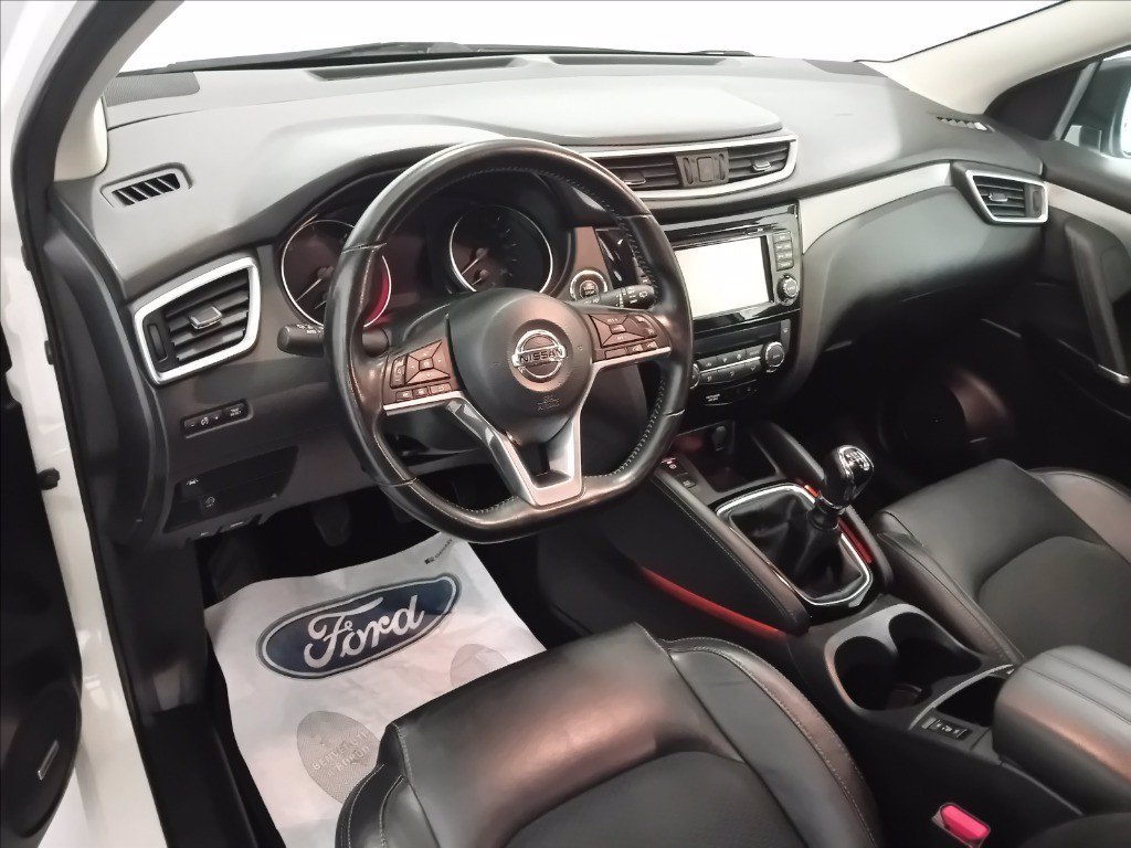 https://cdn-sm.caraffinity.it/images/vehicles/4719512/8/large