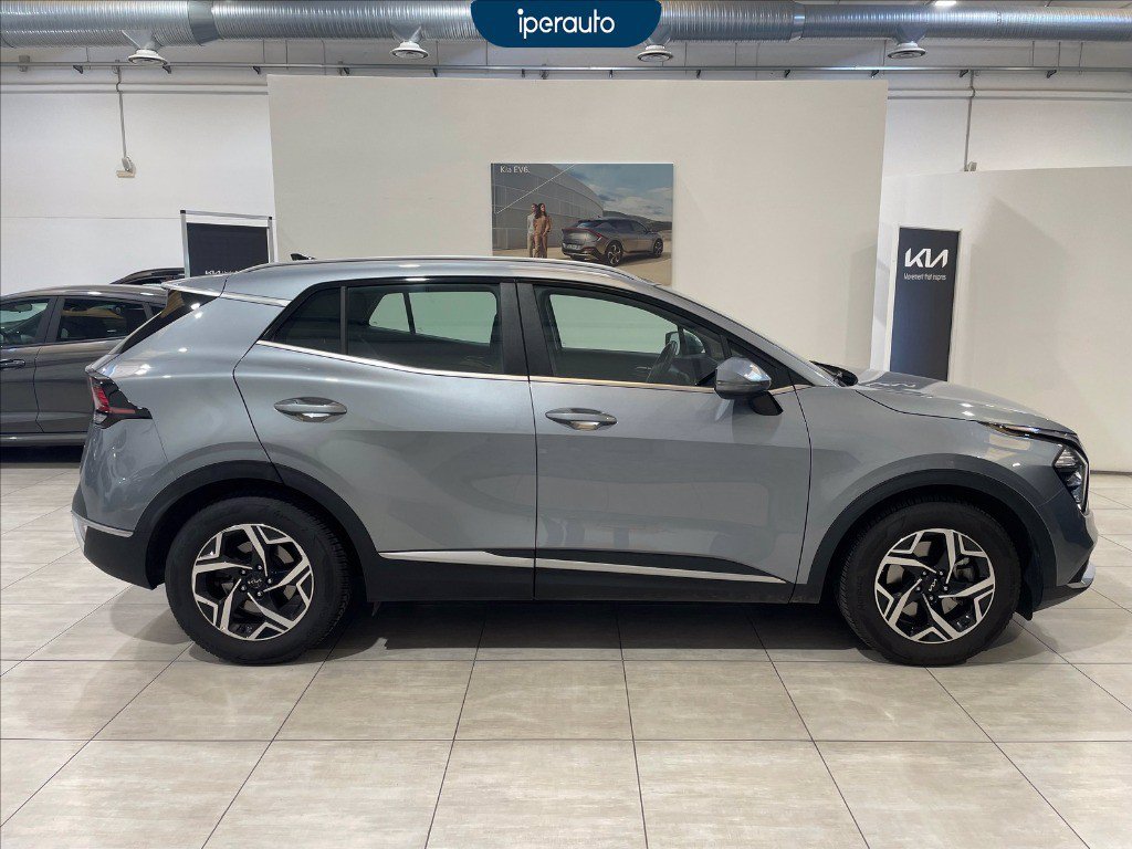 https://cdn-sm.caraffinity.it/images/vehicles/4719514/3/large