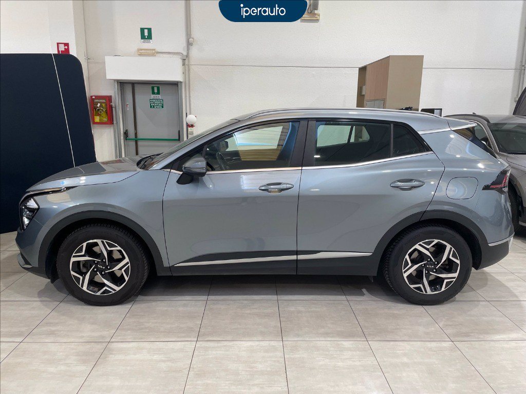 https://cdn-sm.caraffinity.it/images/vehicles/4719514/7/large