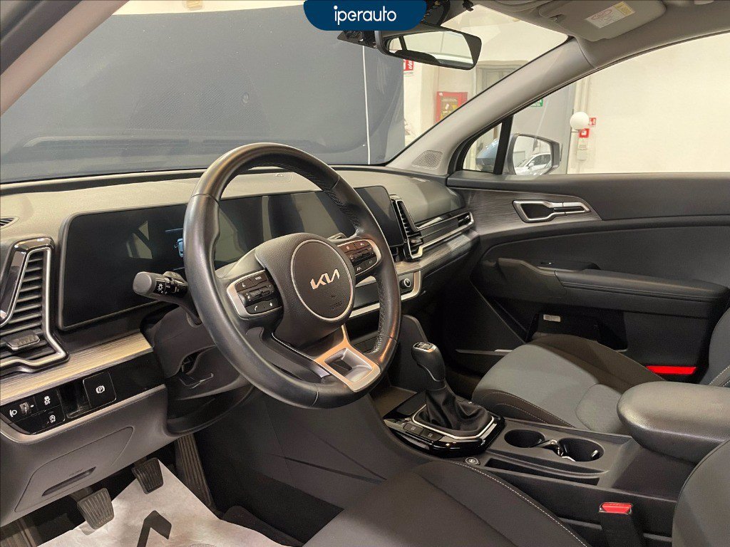 https://cdn-sm.caraffinity.it/images/vehicles/4719514/8/large