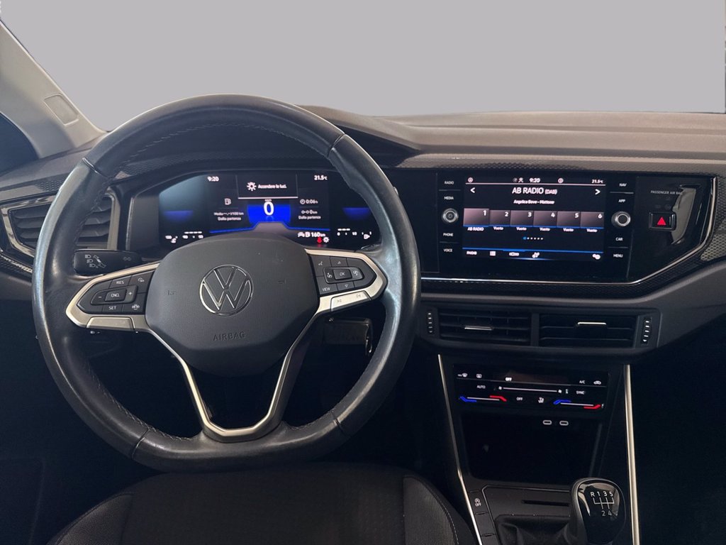 https://cdn-sm.caraffinity.it/images/vehicles/4719999/7/large
