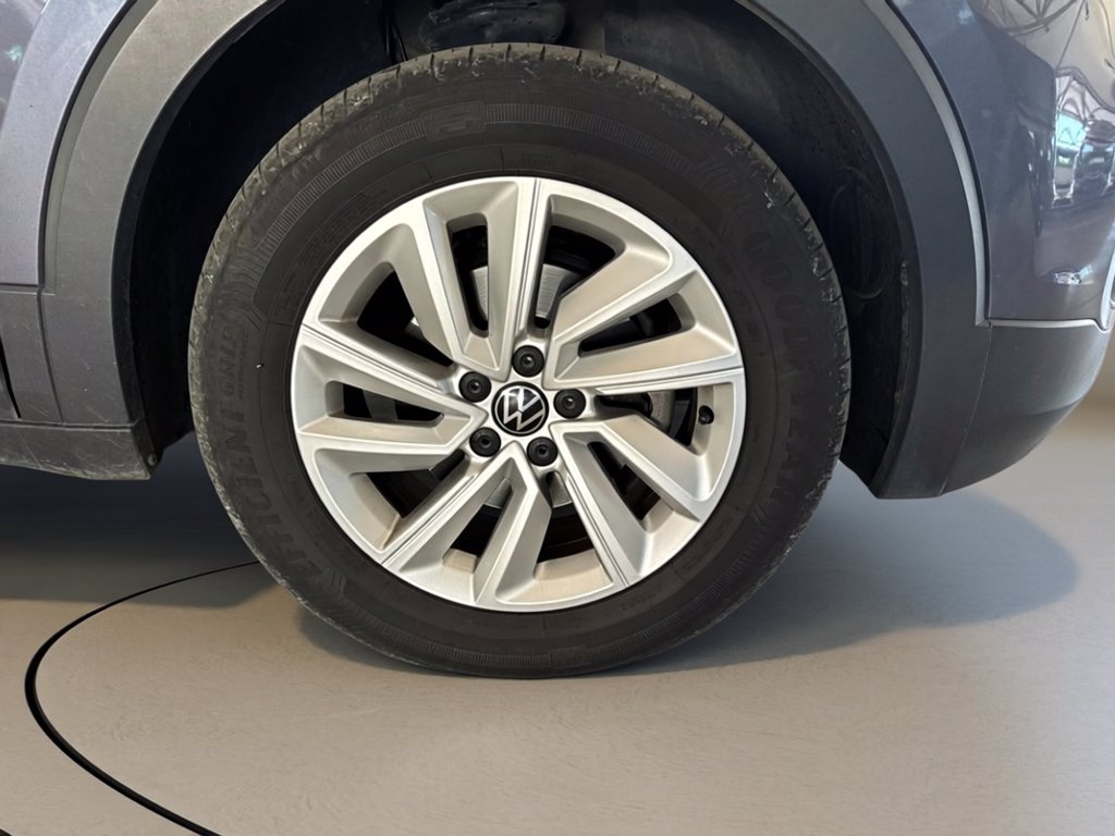 https://cdn-sm.caraffinity.it/images/vehicles/4720002/6/large
