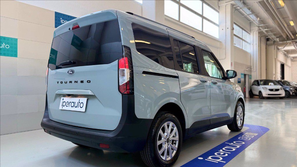 https://cdn-sm.caraffinity.it/images/vehicles/4720728/5/large
