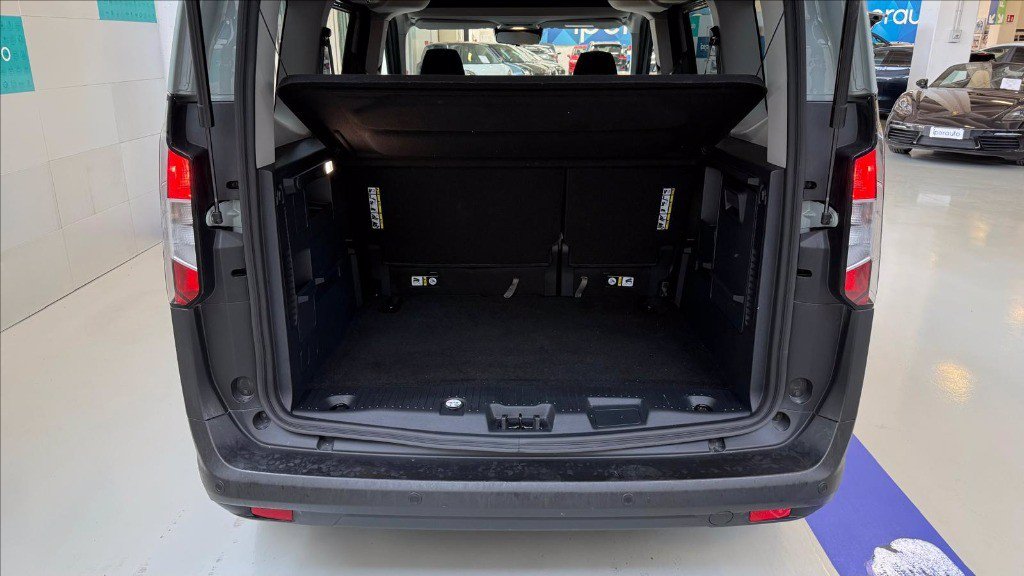 https://cdn-sm.caraffinity.it/images/vehicles/4720728/6/large