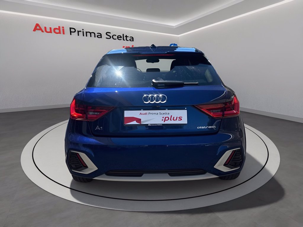https://cdn-sm.caraffinity.it/images/vehicles/4720753/4/large