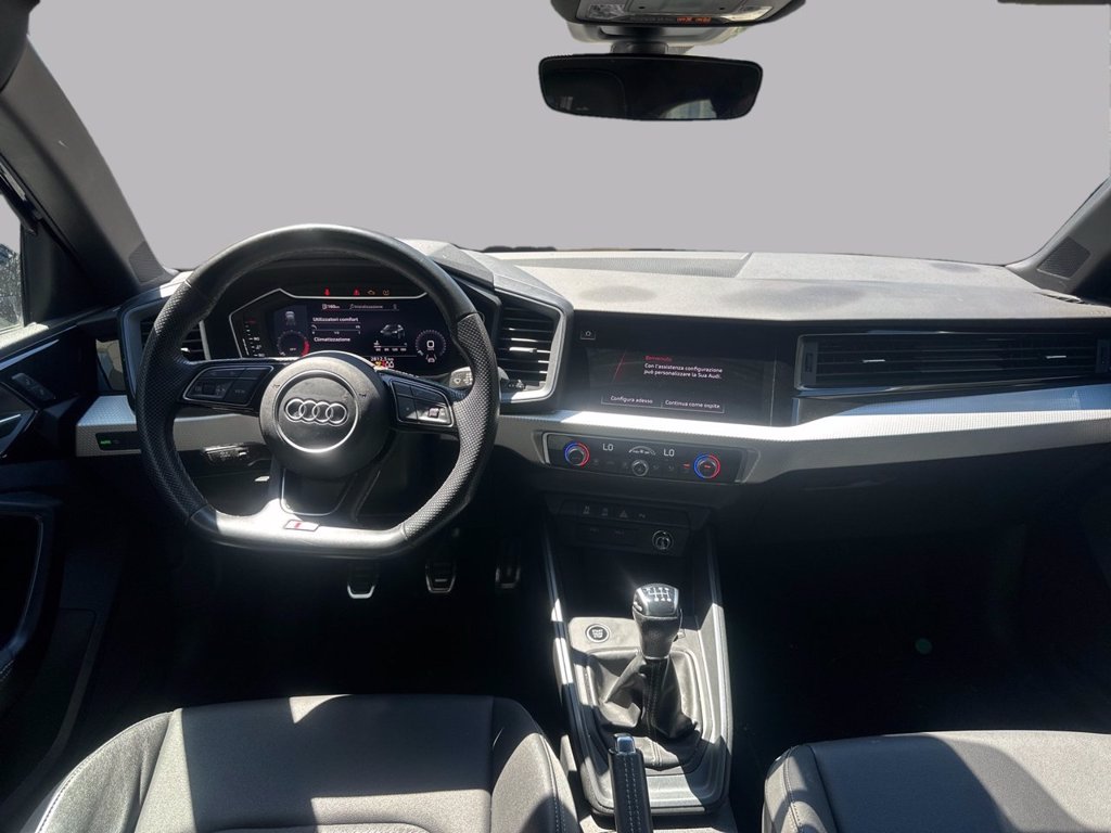 https://cdn-sm.caraffinity.it/images/vehicles/4720753/7/large