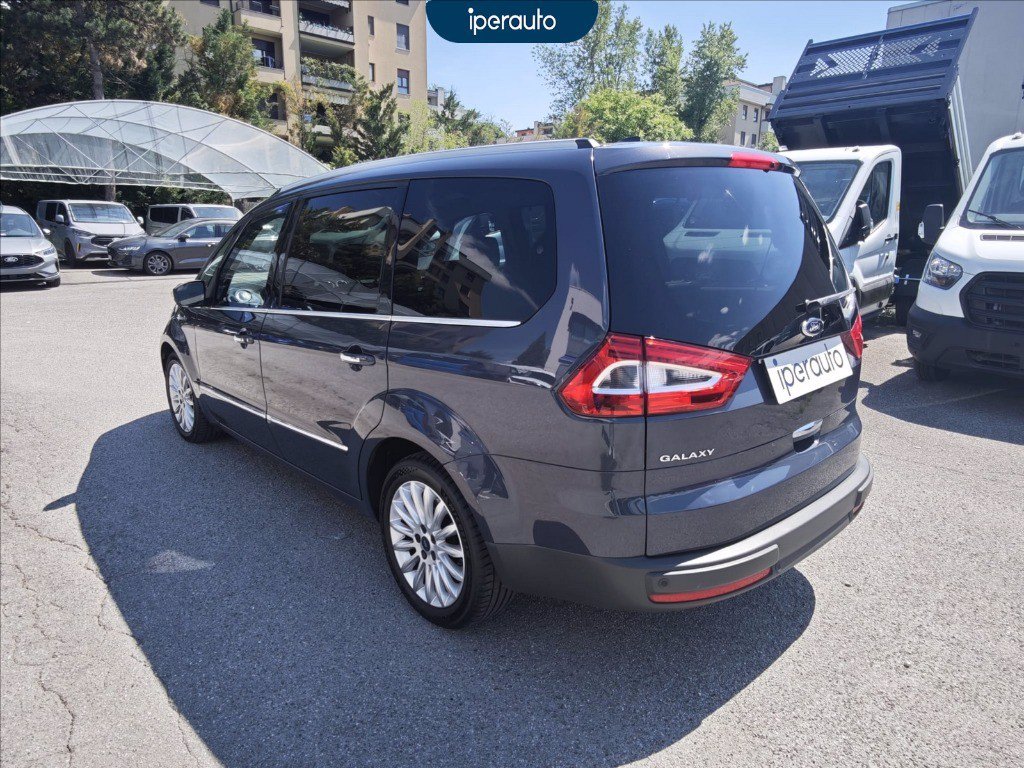 https://cdn-sm.caraffinity.it/images/vehicles/4721120/3/large