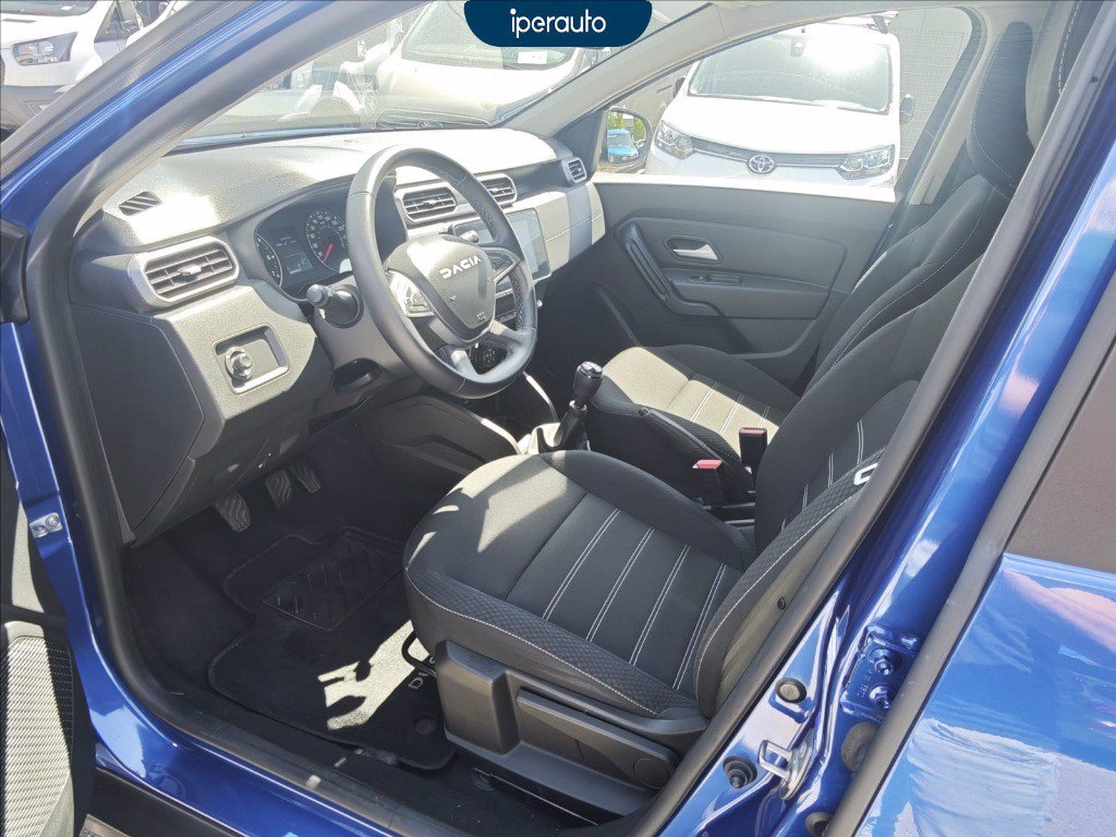 https://cdn-sm.caraffinity.it/images/vehicles/4721128/4/large