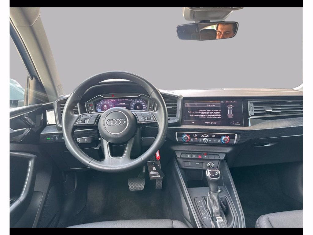 https://cdn-sm.caraffinity.it/images/vehicles/4721282/7/large