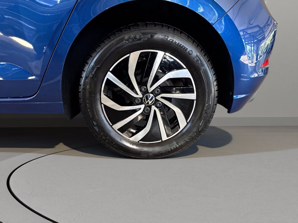 https://cdn-sm.caraffinity.it/images/vehicles/4721285/5/large