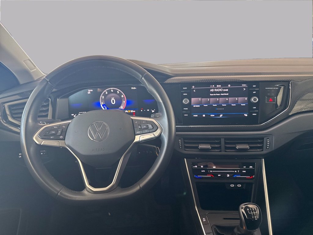 https://cdn-sm.caraffinity.it/images/vehicles/4721285/7/large