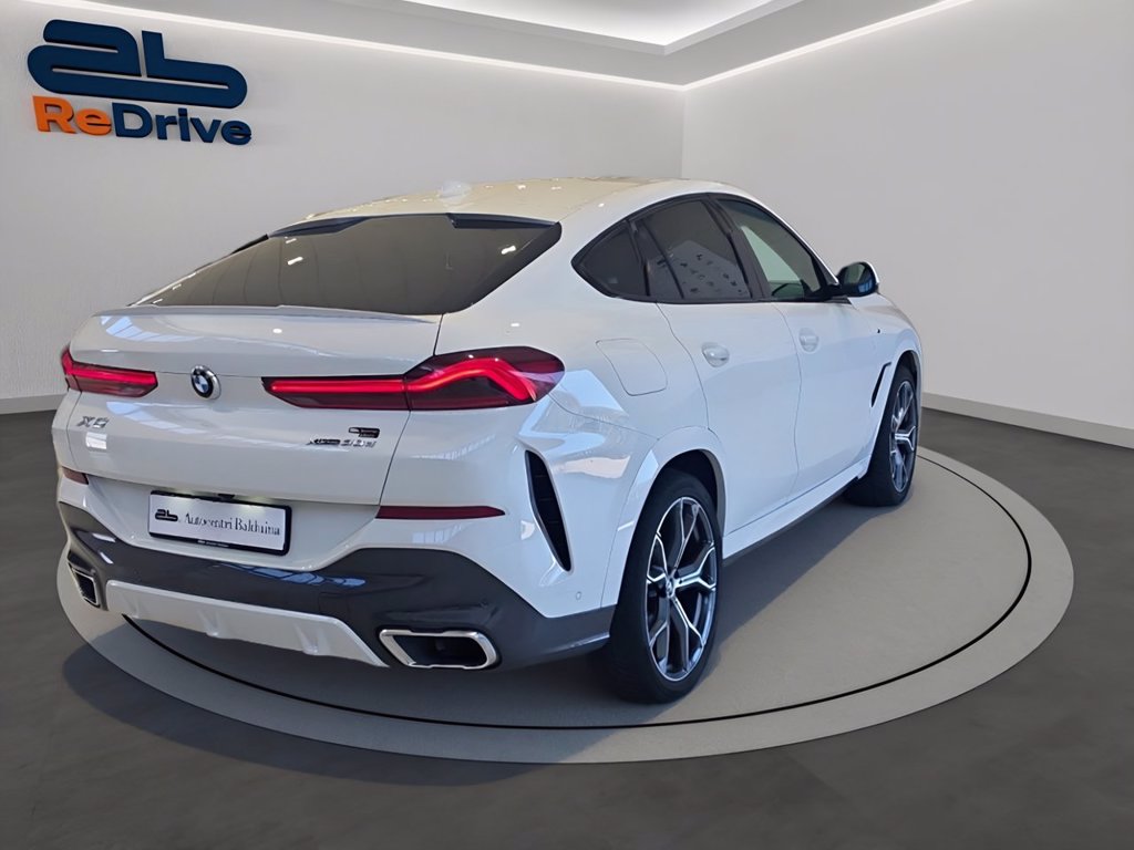 https://cdn-sm.caraffinity.it/images/vehicles/4721288/3/large