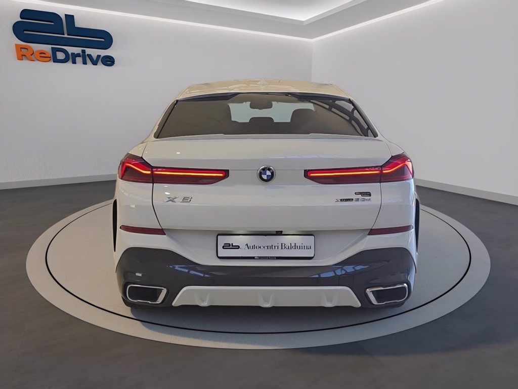 https://cdn-sm.caraffinity.it/images/vehicles/4721288/4/large