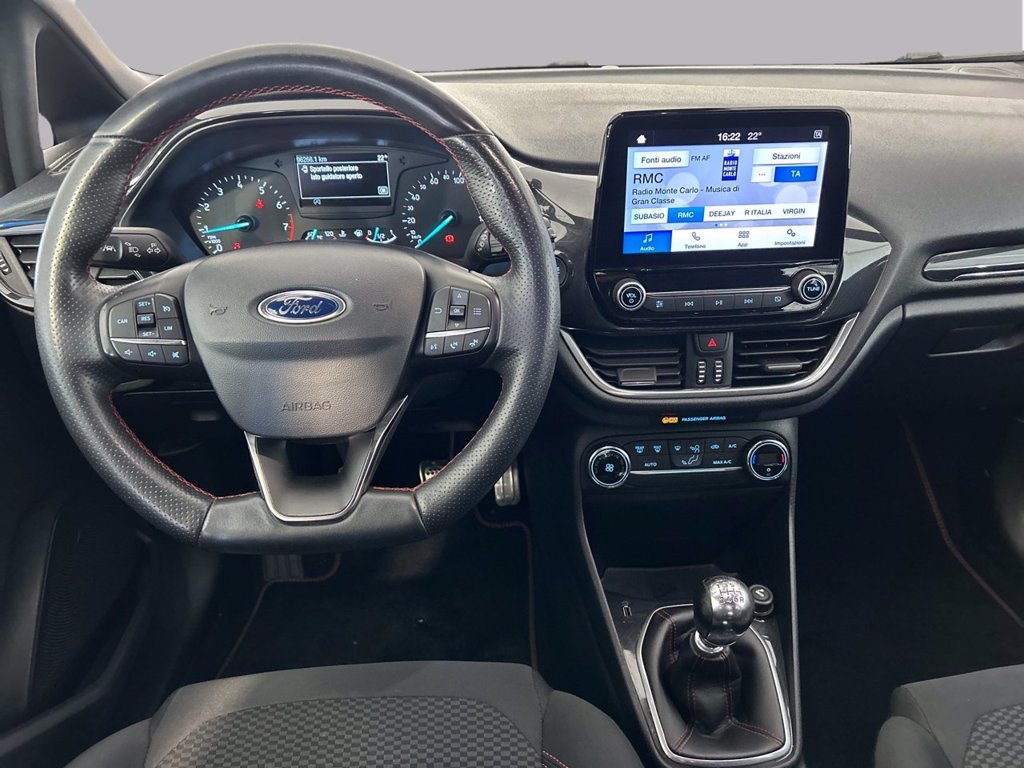 https://cdn-sm.caraffinity.it/images/vehicles/4721289/7/large