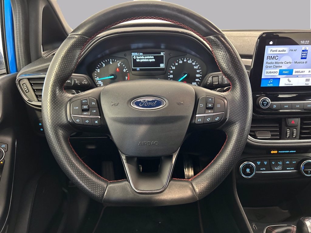 https://cdn-sm.caraffinity.it/images/vehicles/4721289/8/large