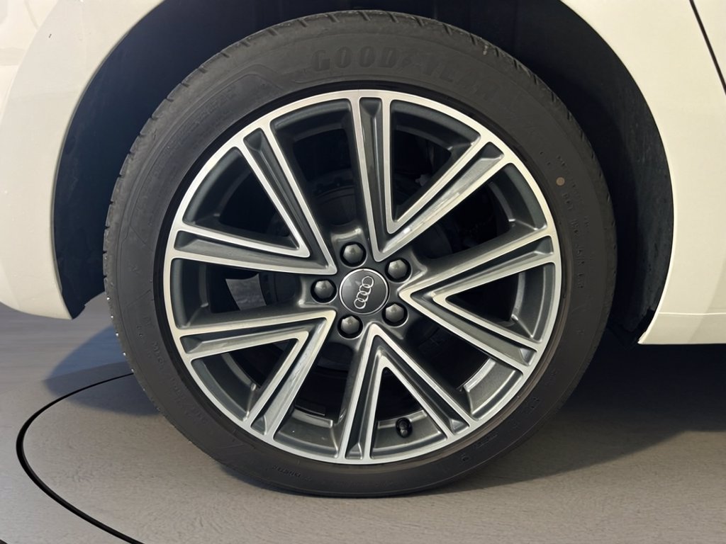 https://cdn-sm.caraffinity.it/images/vehicles/4721387/6/large