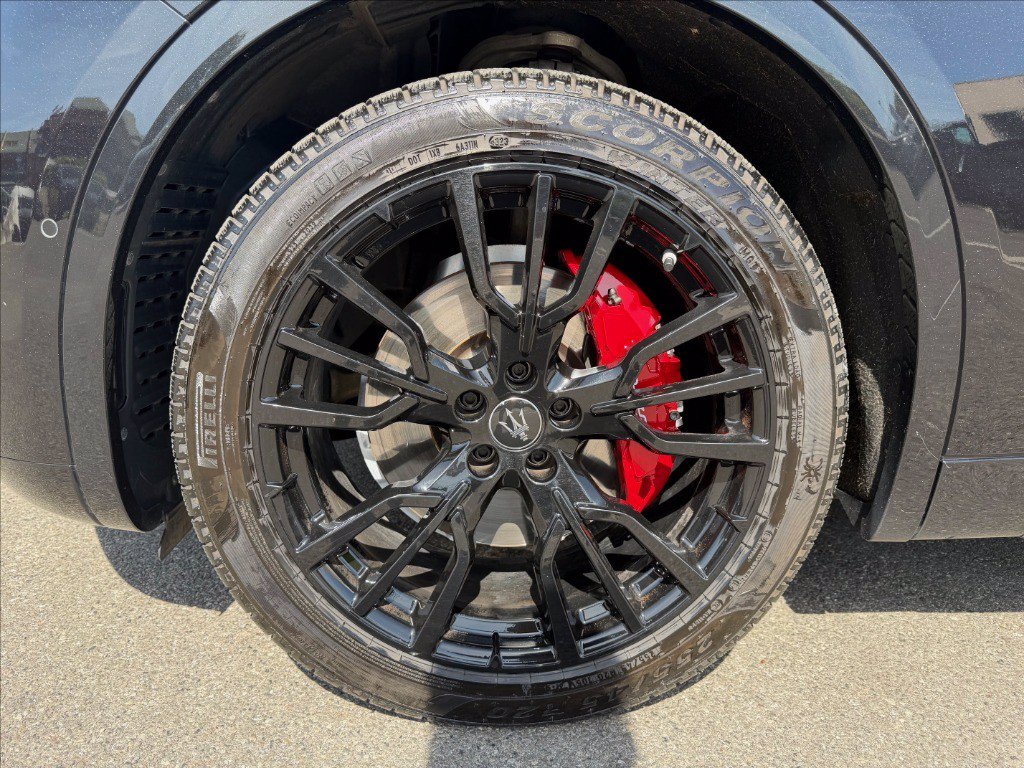 https://cdn-sm.caraffinity.it/images/vehicles/4721628/3/large