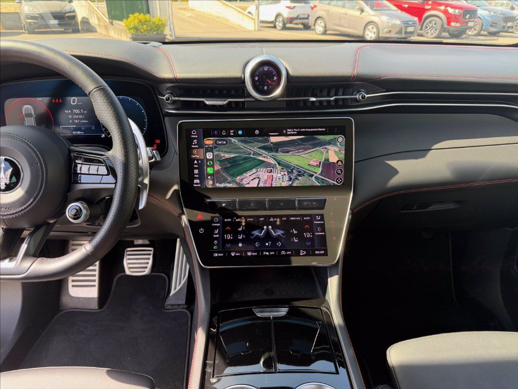 https://cdn-sm.caraffinity.it/images/vehicles/4721628/7/large