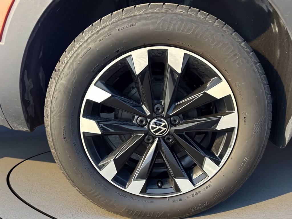 https://cdn-sm.caraffinity.it/images/vehicles/4722173/6/large