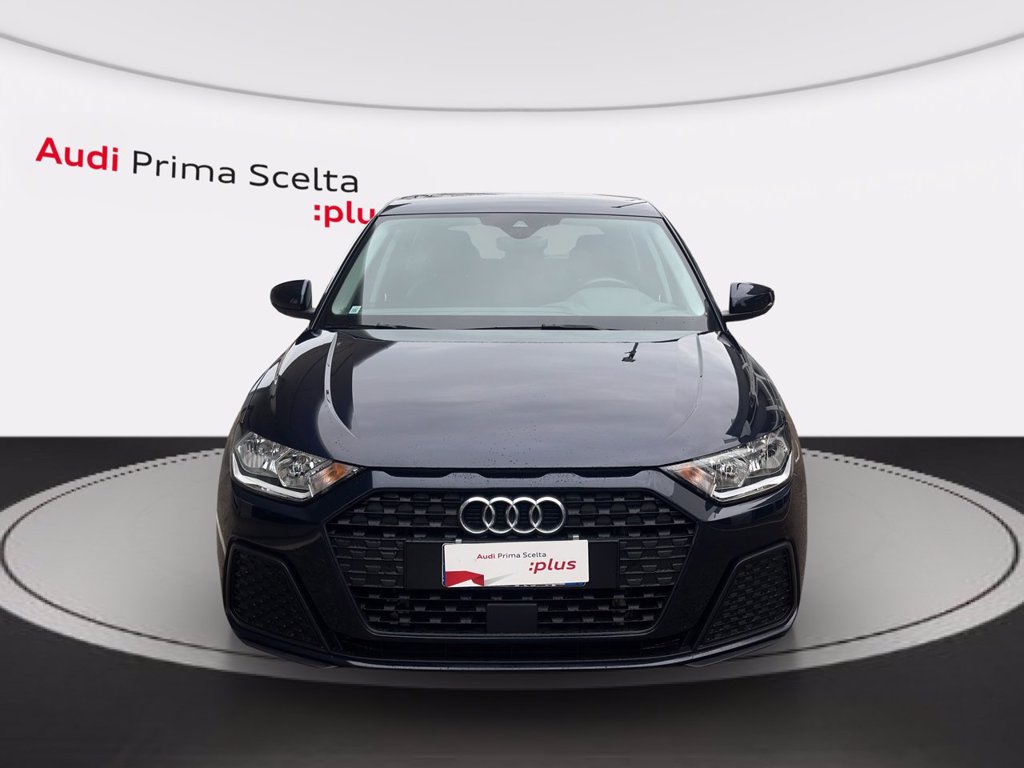 https://cdn-sm.caraffinity.it/images/vehicles/4723241/1/large