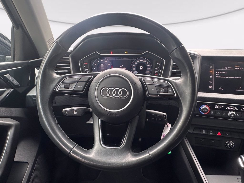 https://cdn-sm.caraffinity.it/images/vehicles/4723241/6/large