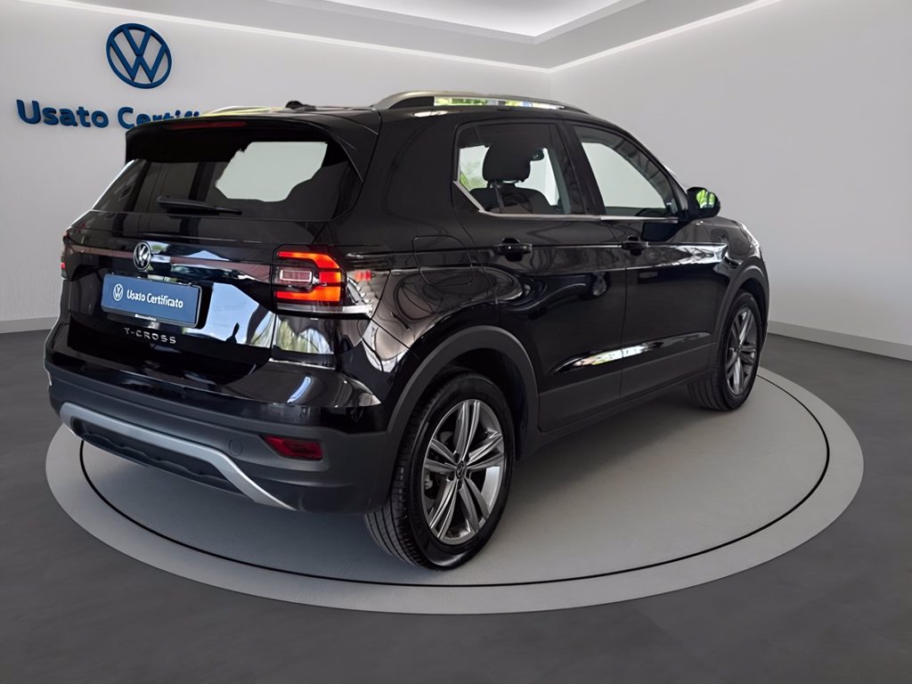 https://cdn-sm.caraffinity.it/images/vehicles/4723645/3/large