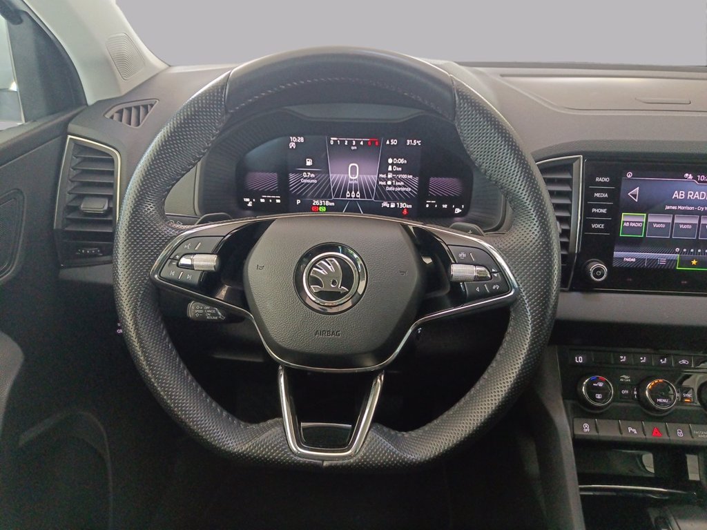 https://cdn-sm.caraffinity.it/images/vehicles/4723646/8/large