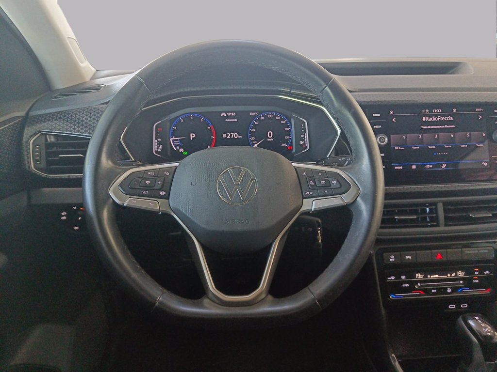 https://cdn-sm.caraffinity.it/images/vehicles/4724419/8/large