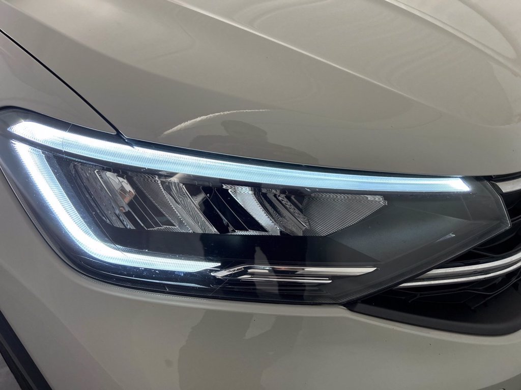https://cdn-sm.caraffinity.it/images/vehicles/4724420/5/large