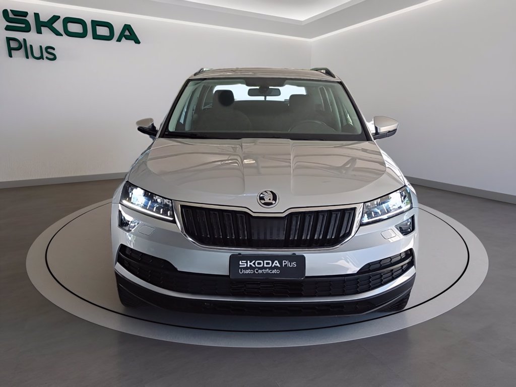 https://cdn-sm.caraffinity.it/images/vehicles/4724421/1/large