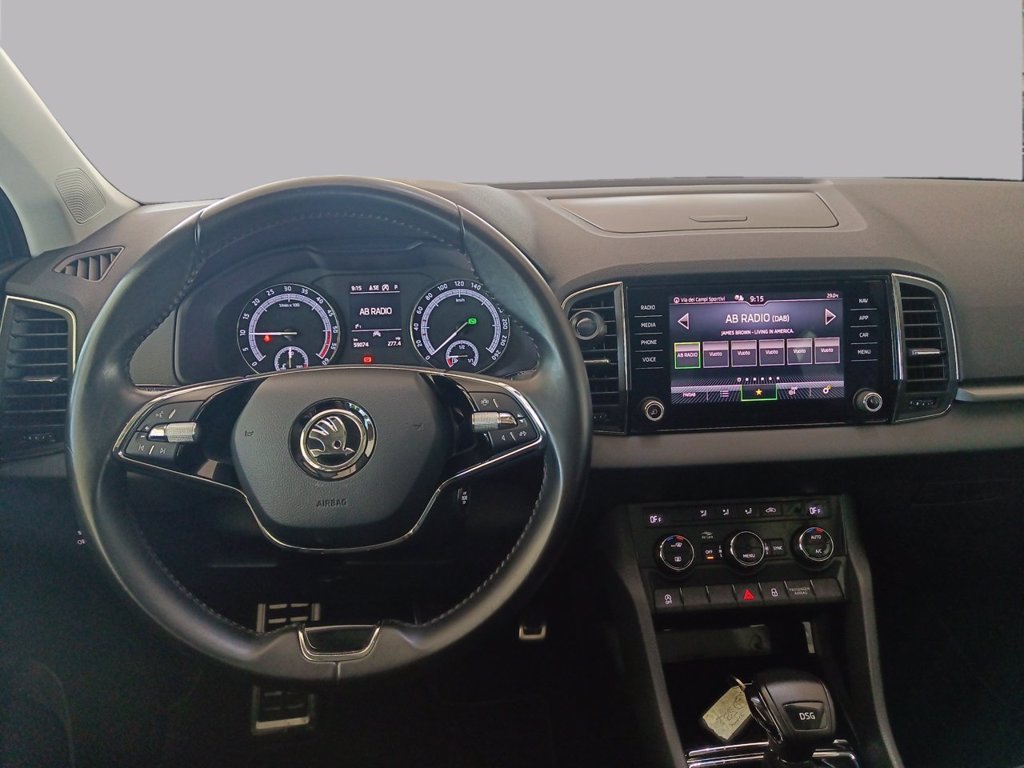 https://cdn-sm.caraffinity.it/images/vehicles/4724421/7/large
