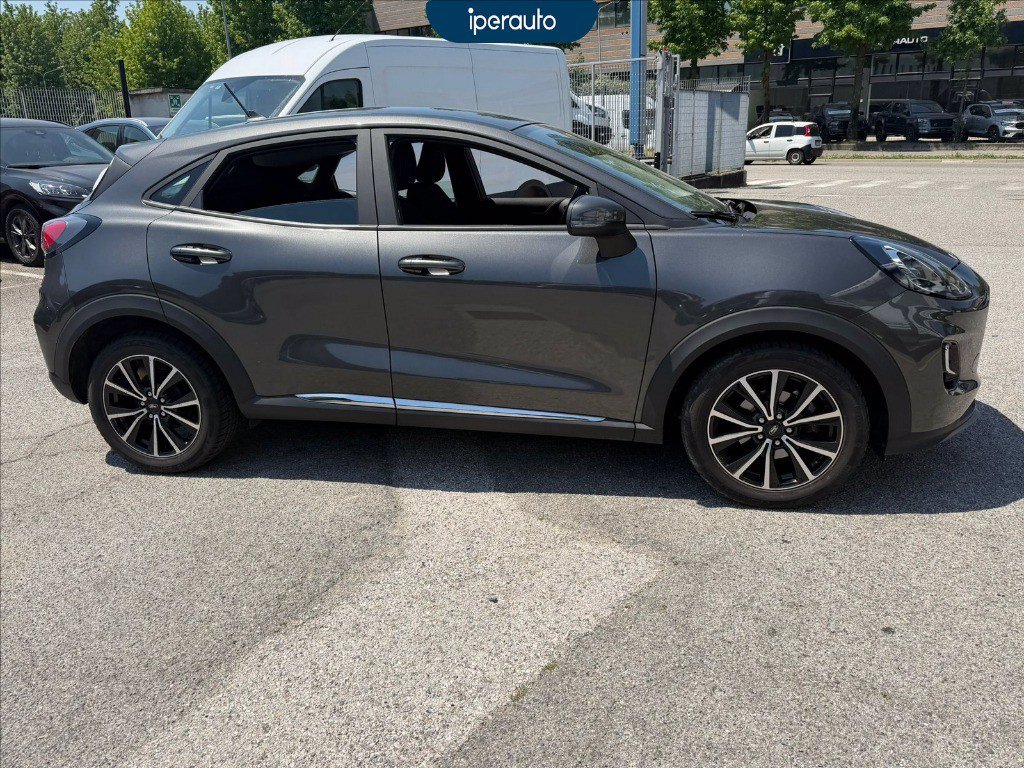 https://cdn-sm.caraffinity.it/images/vehicles/4724615/3/large
