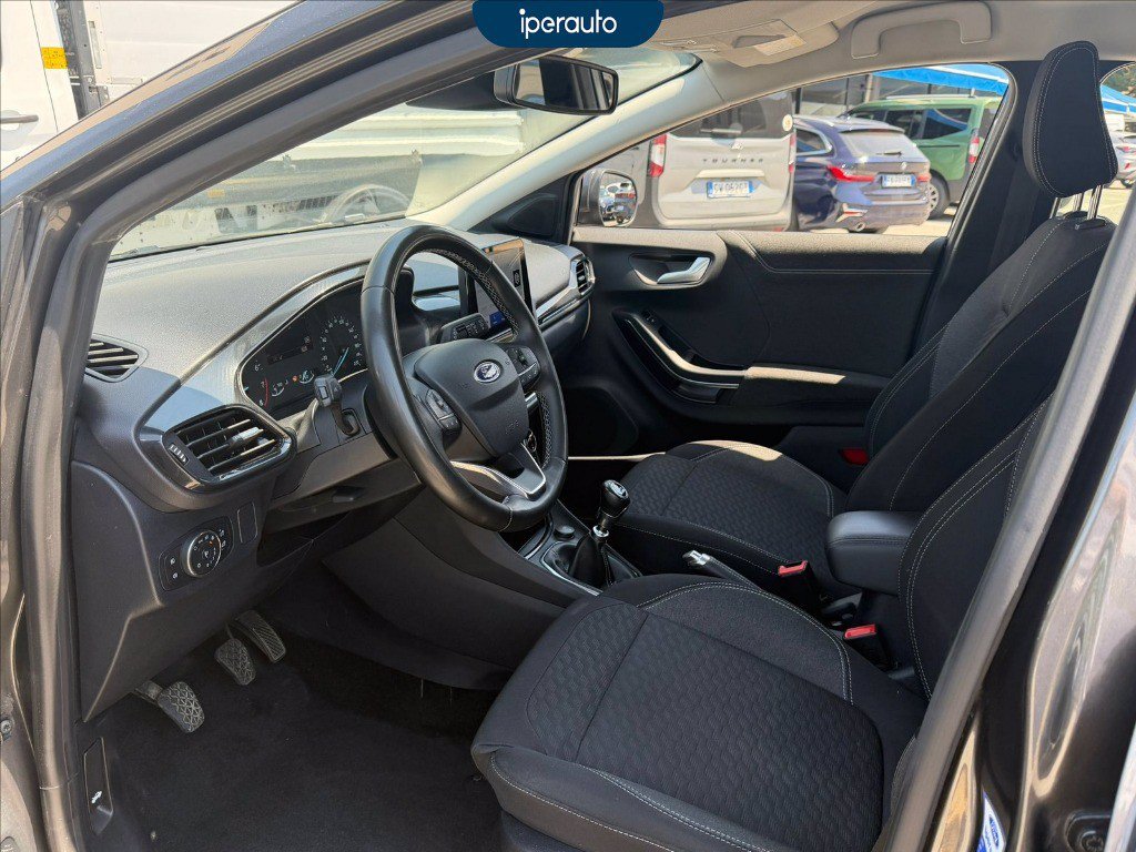 https://cdn-sm.caraffinity.it/images/vehicles/4724615/6/large