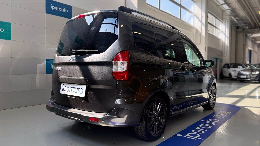 https://cdn-sm.caraffinity.it/images/vehicles/4724727/5/large