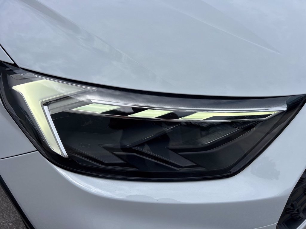 https://cdn-sm.caraffinity.it/images/vehicles/4725054/5/large